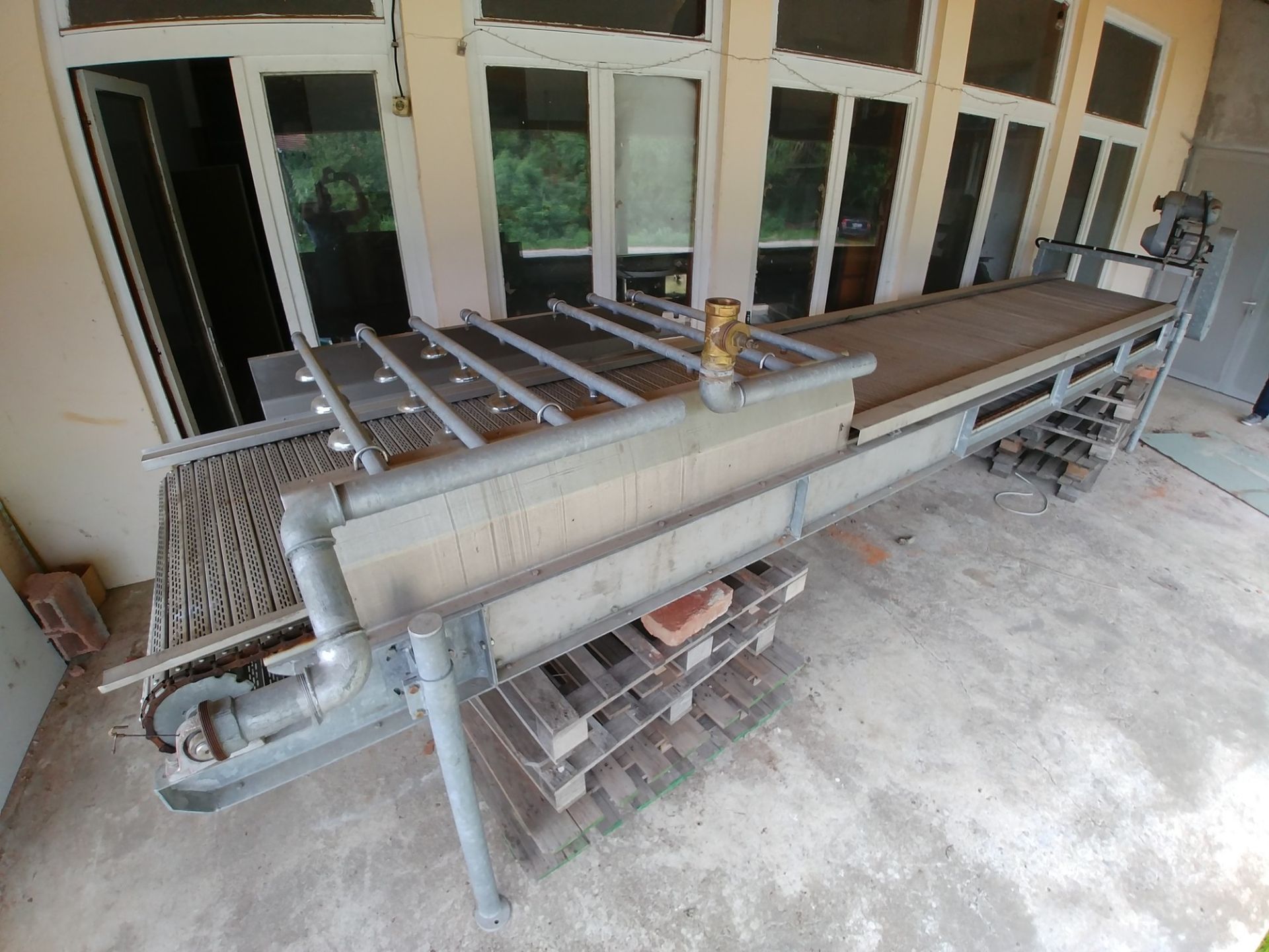 Washing & Sorting Conveyor for Fruit and Vegetables